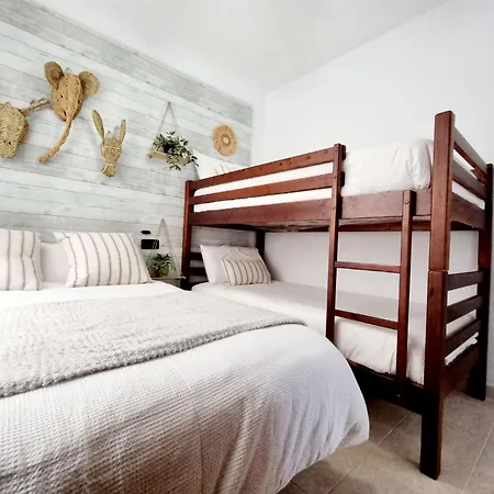 Апартаменты Lovely In Molino Blanco Near The Sea Bella Торевьиа