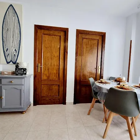 Апартаменты Lovely In Molino Blanco Near The Sea Bella Торевьиа